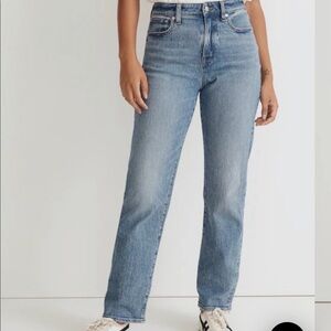 Madewell Curvy 90’s Vintage Straight Jeans, size 27